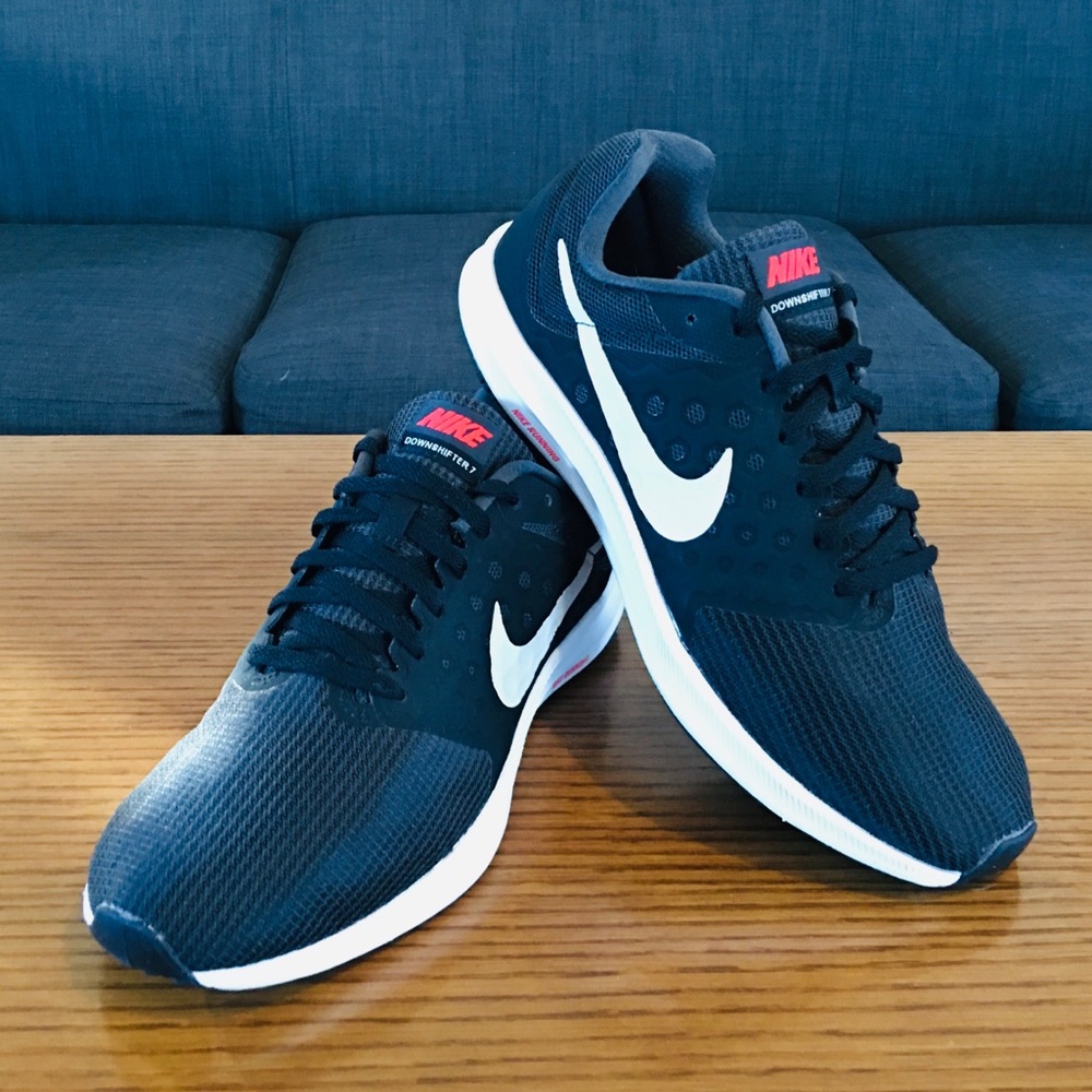 Nike Downshifter 7 Men’s Size 8.5 852459-012